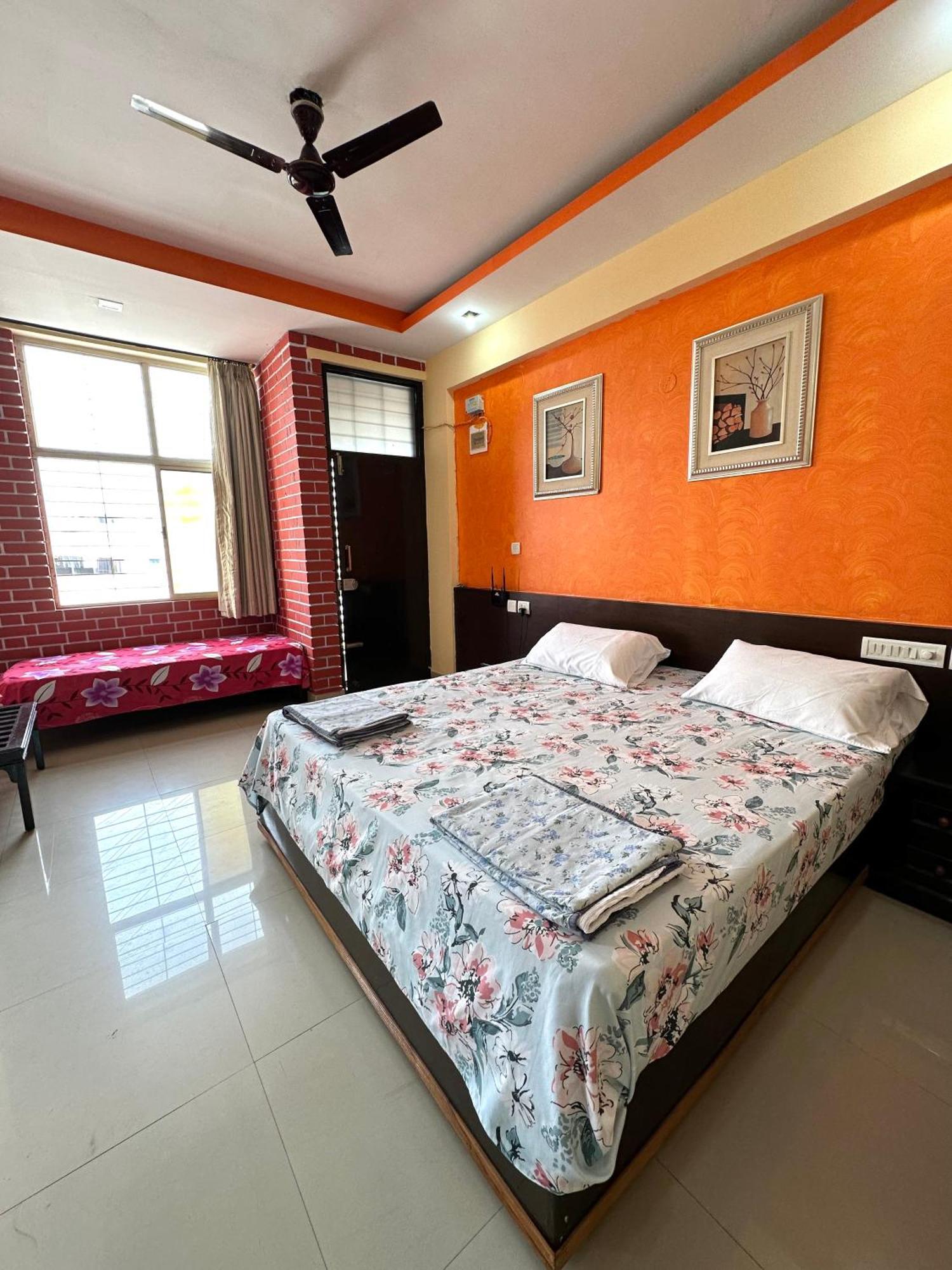 Fernandes Complex Hotel บังกาลอร์ ภายนอก รูปภาพ