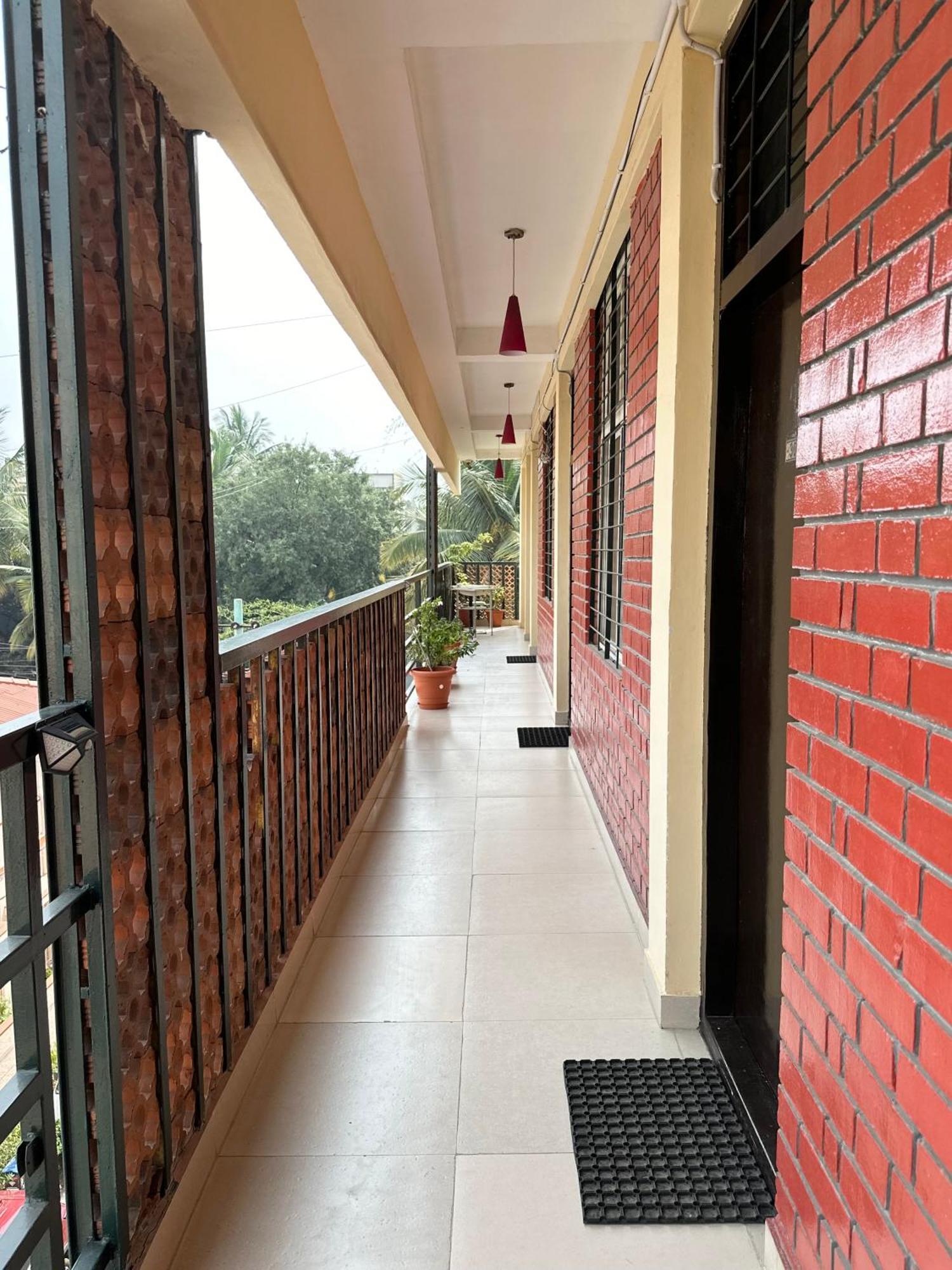 Fernandes Complex Hotel บังกาลอร์ ภายนอก รูปภาพ